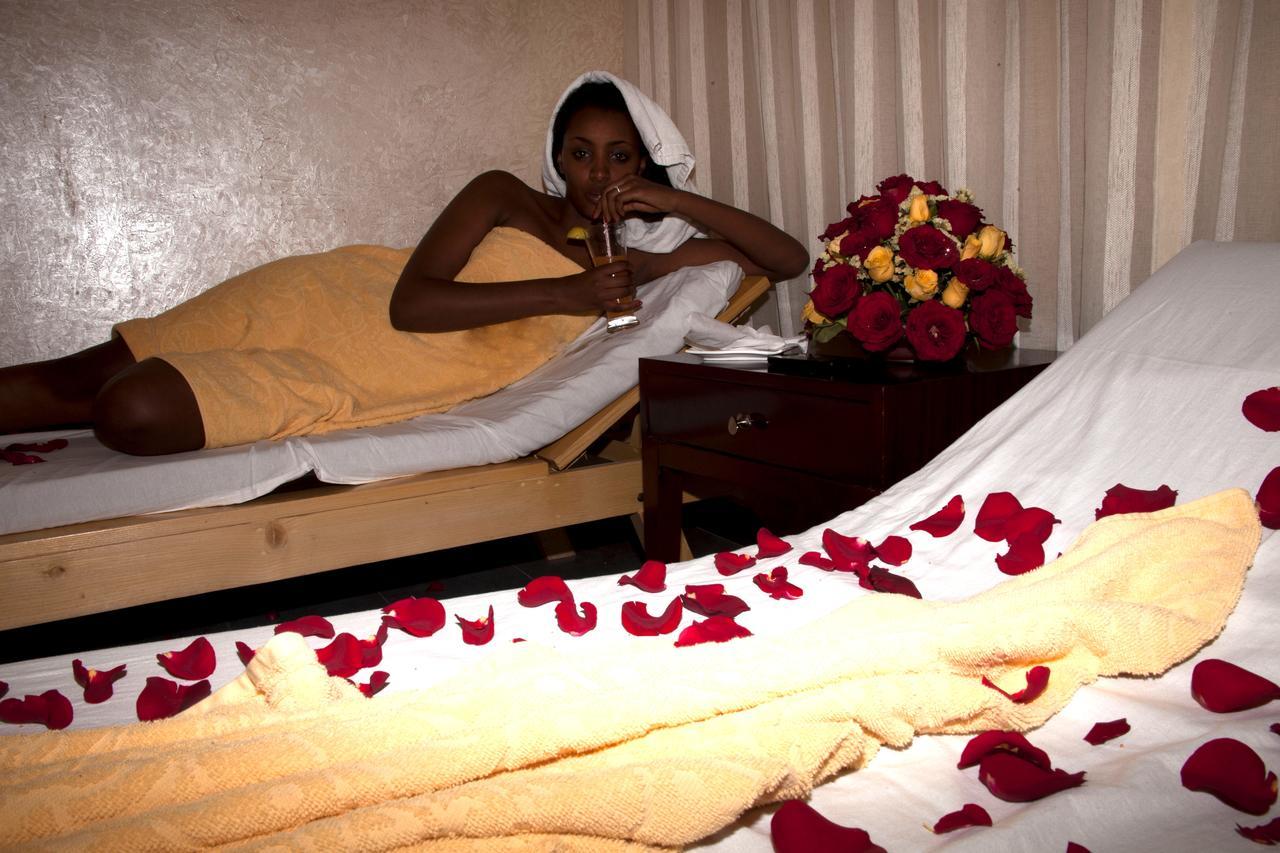 Manrashiwa Hotel Addis Ababa Exterior photo