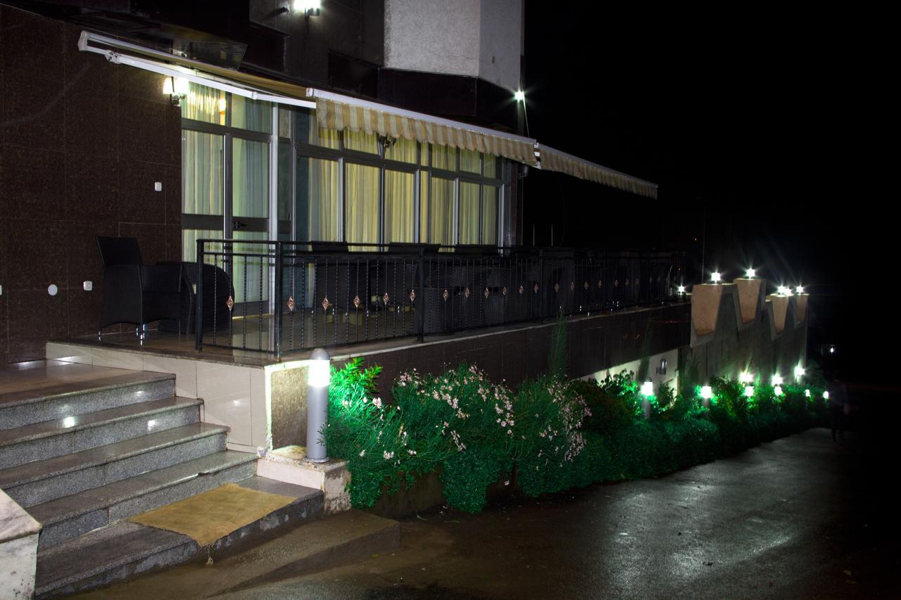 Manrashiwa Hotel Addis Ababa Exterior photo