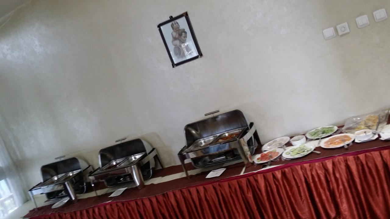 Manrashiwa Hotel Addis Ababa Exterior photo